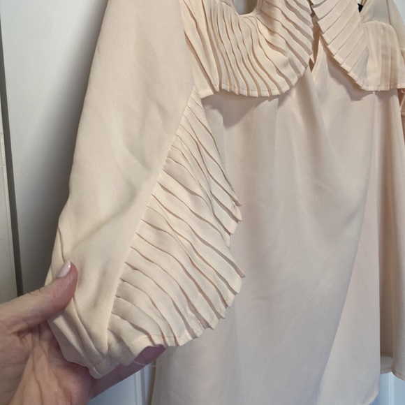 Peachy Ruffle Top - Picture 2 of 4